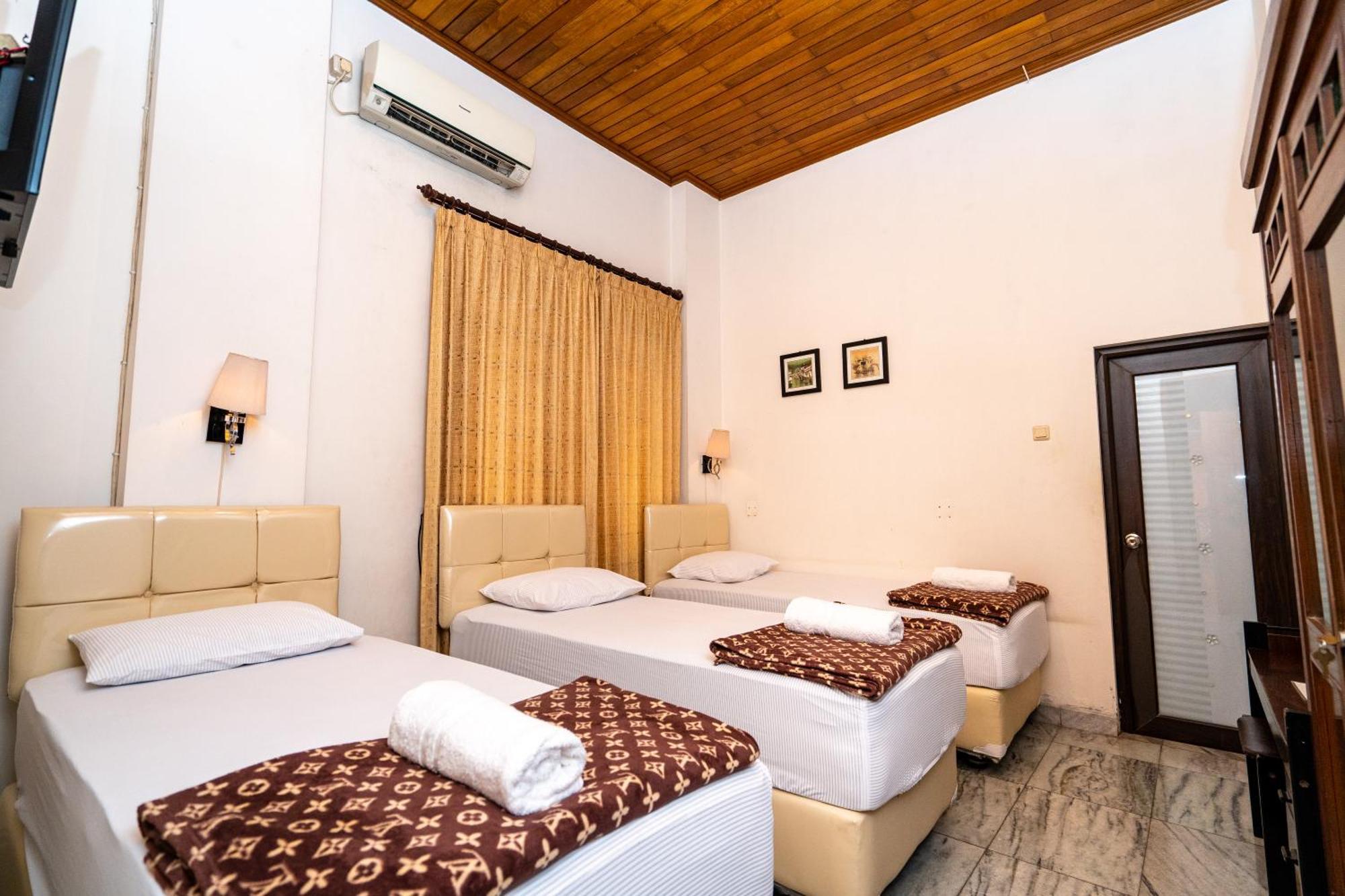 D Ajenk Boutique Guesthouse Kejayan Exterior photo